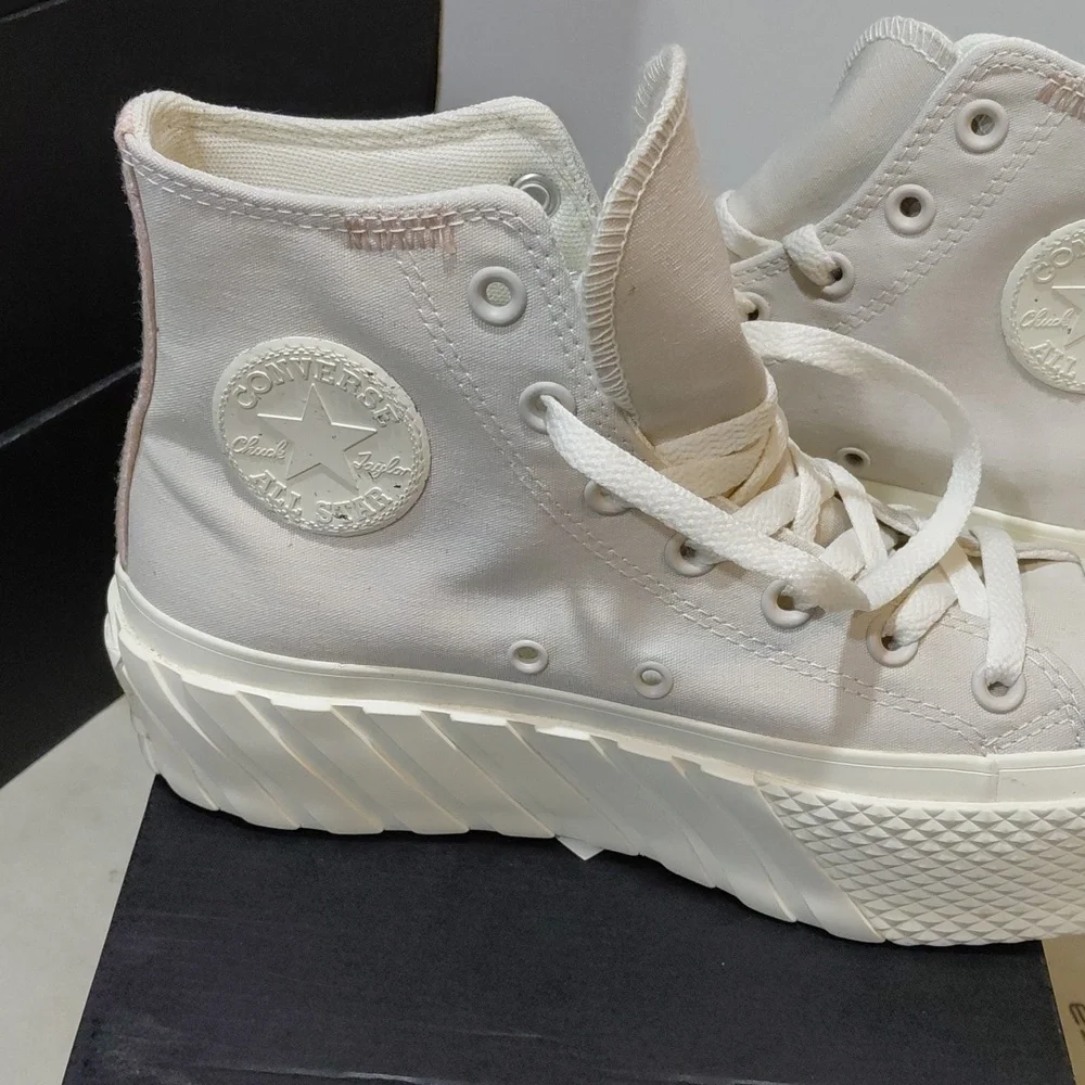 Converse White/Cream Platform Lace-Up High-Top Boots - Picture 2 of 11